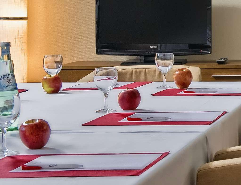 Sorat Hotel Chociebuż Udogodnienia zdjęcie